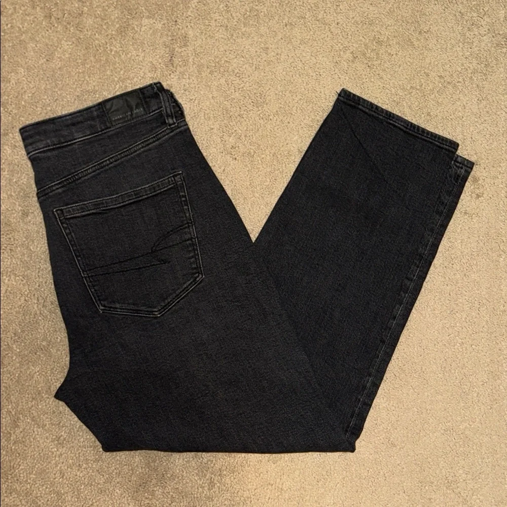 American Eagle Strigid Mom Jeans - Picture 1 of 6